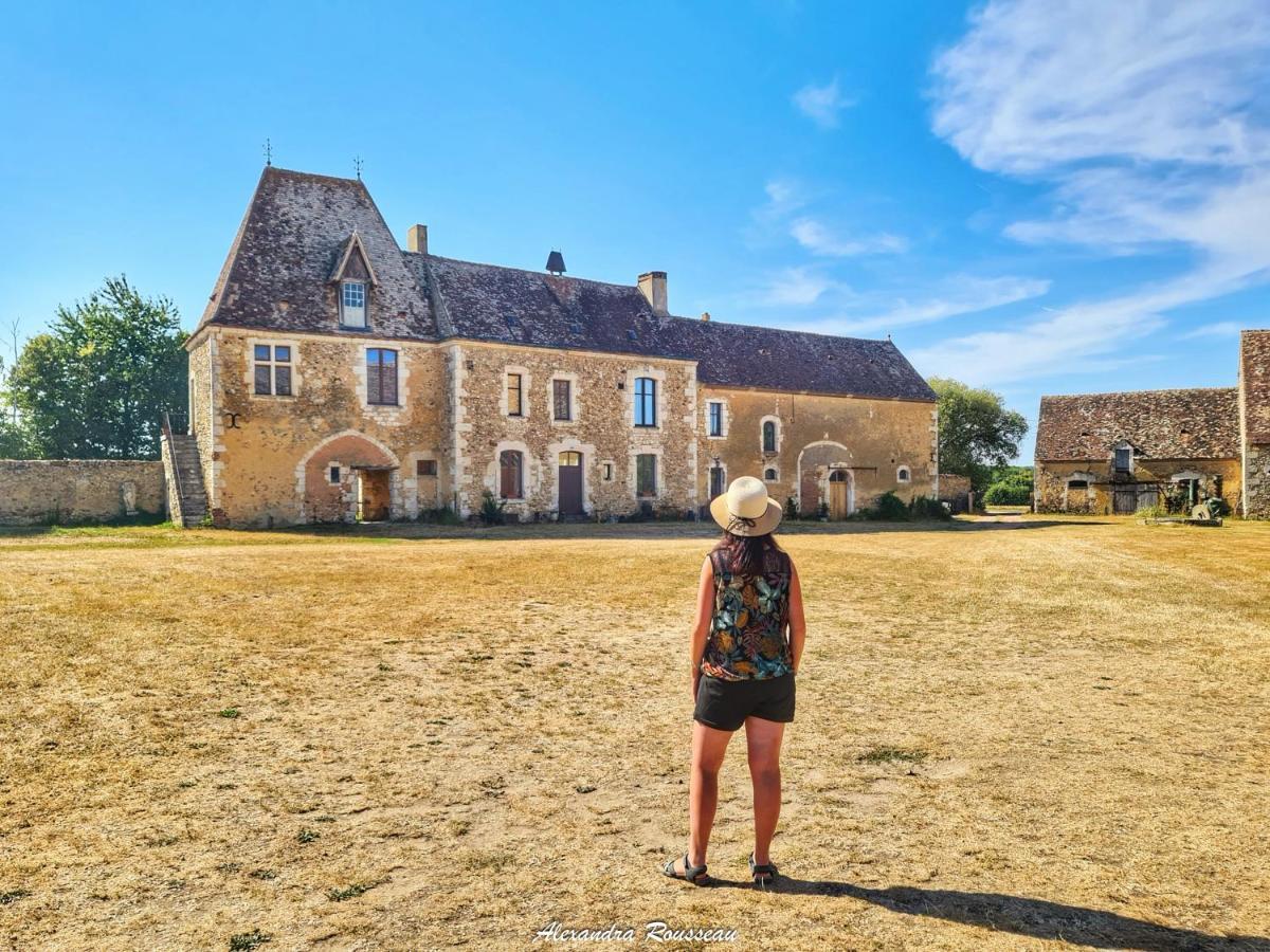 Manoir Du Bois Joly - Roulotte Vintage Guest House Margon  ภายนอก รูปภาพ